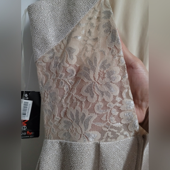 NWT Occasion backless dress size XS Taupe color - Picture 3 of 10